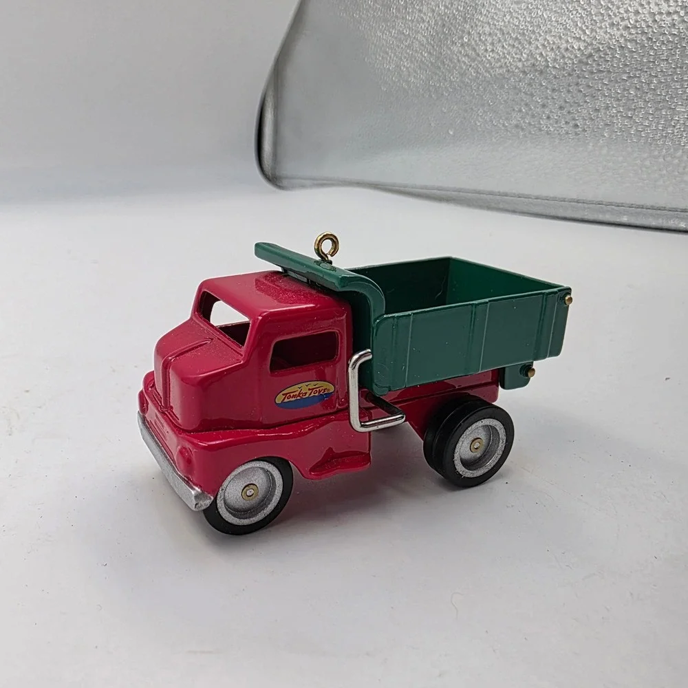 Hallmark Keepsake 2000 Tonka Dump Truck Ornament Diecast Metal Red Green 3.25in